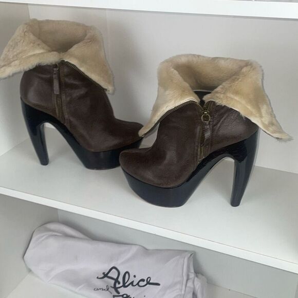 Alice and Olivia Curved Heel Platform Shearling Boots 39.5 - Picture 3 of 14